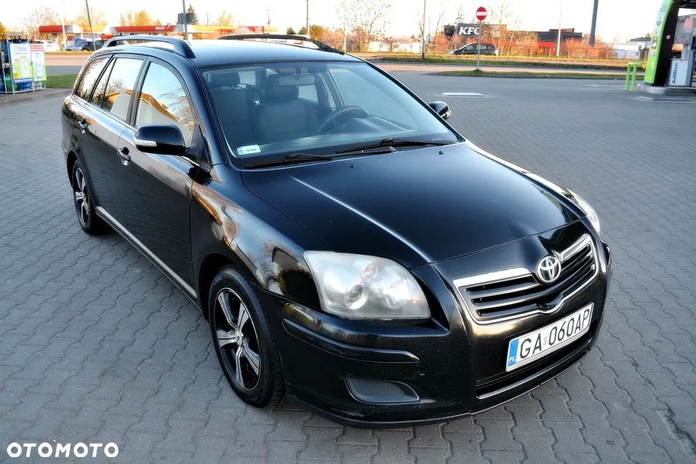 Toyota Avensis 2.0 D-4D Luna - 2