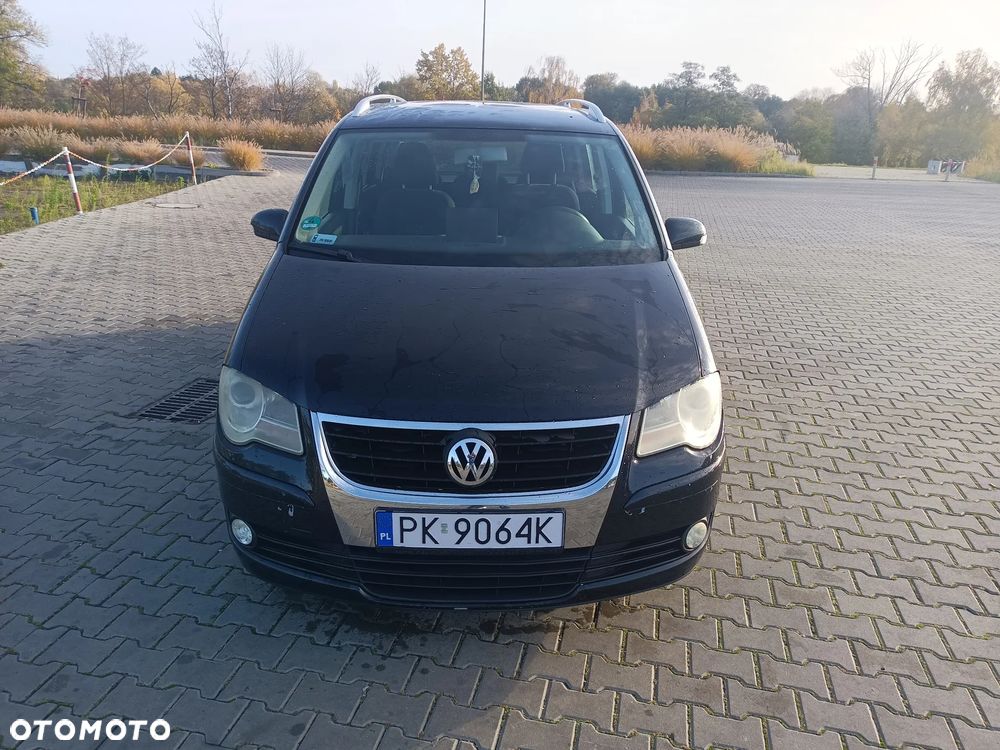 Volkswagen Touran - 4