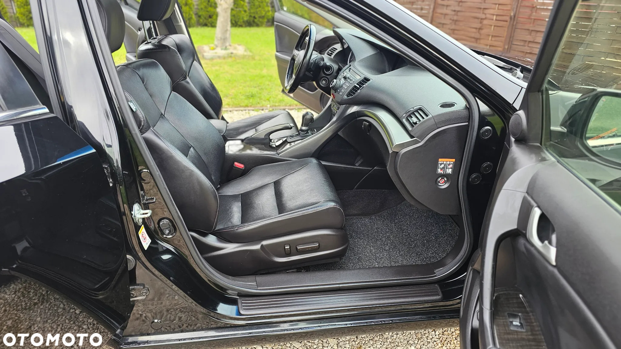 Honda Accord 2.0 Executive Nav - 9