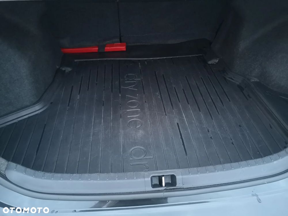 Toyota Corolla 1.6 Active - 16