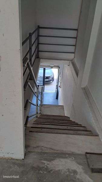 Pavilhão industrial em Santa Marta do Pinhal - Grande imagem: 4/6