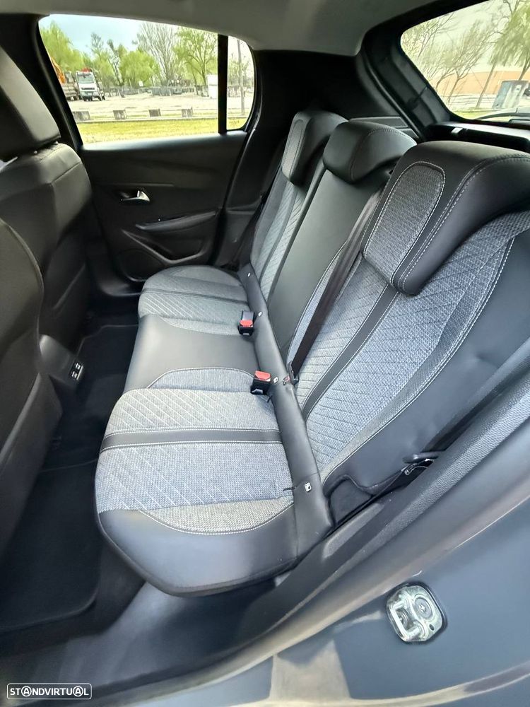 Peugeot e-208 Active - 16