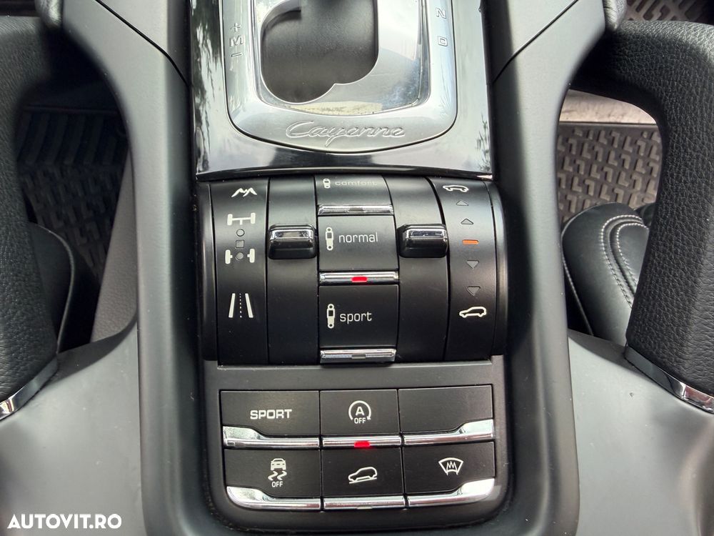 Porsche Cayenne Platinum Edition - 10