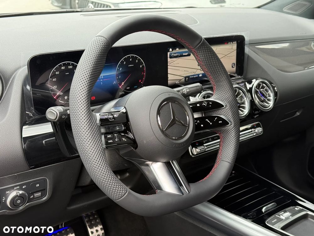 Mercedes-Benz GLA 200 AMG Line - 13