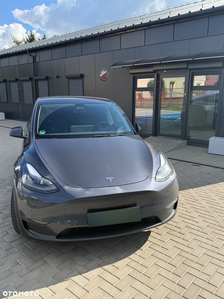 Tesla Y Long Range AWD - 4