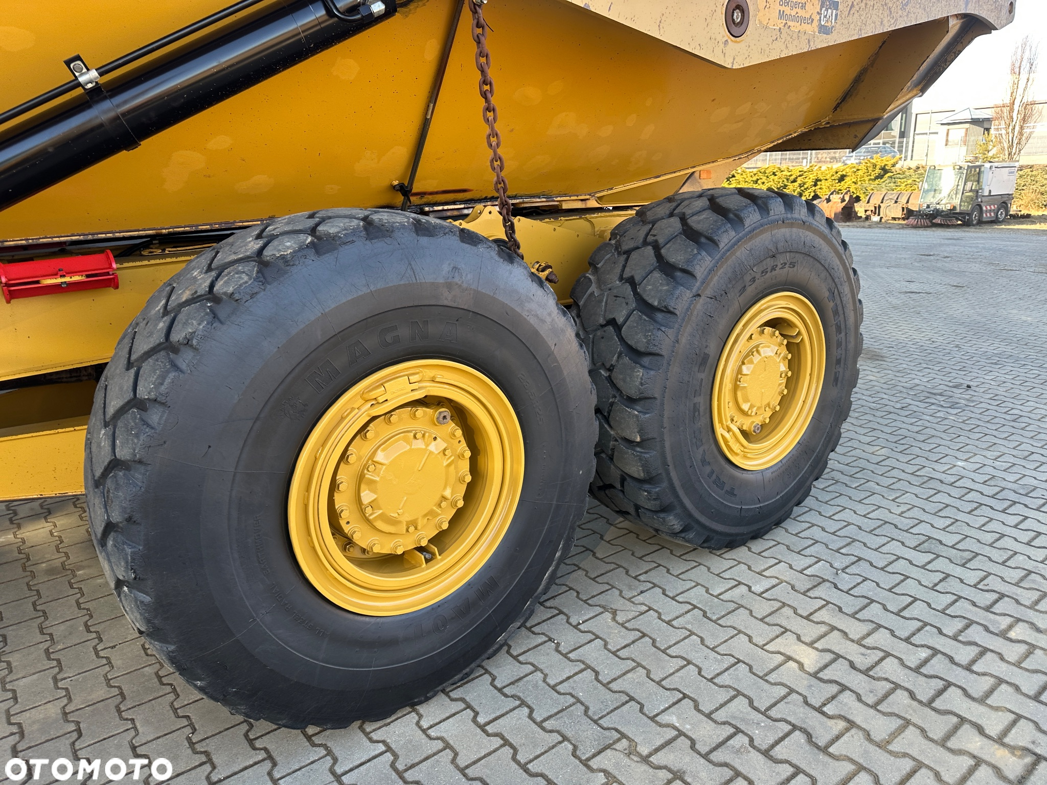 Bell B30 Cat 730 - 6