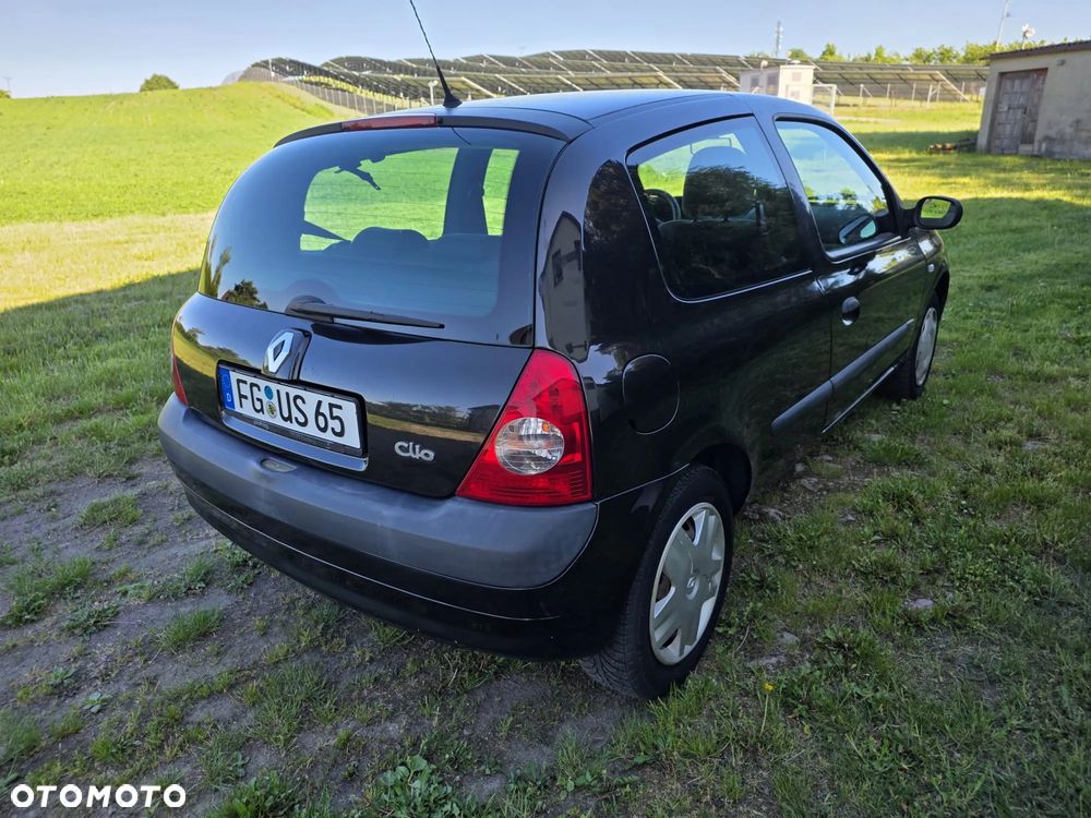 Renault Clio - 26