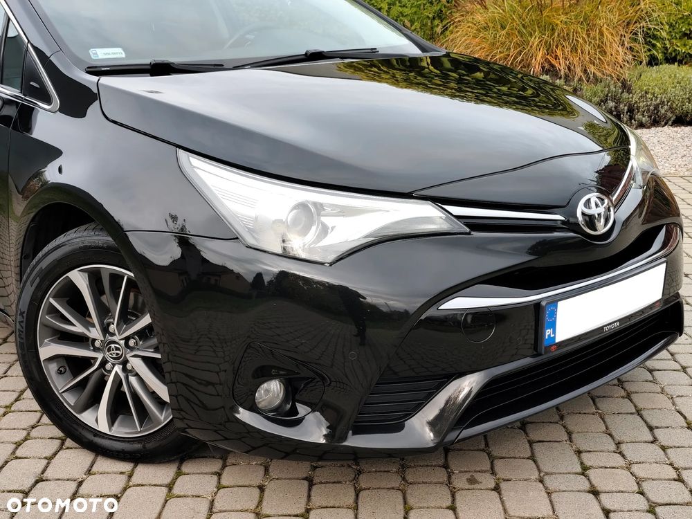 Toyota Avensis - 8