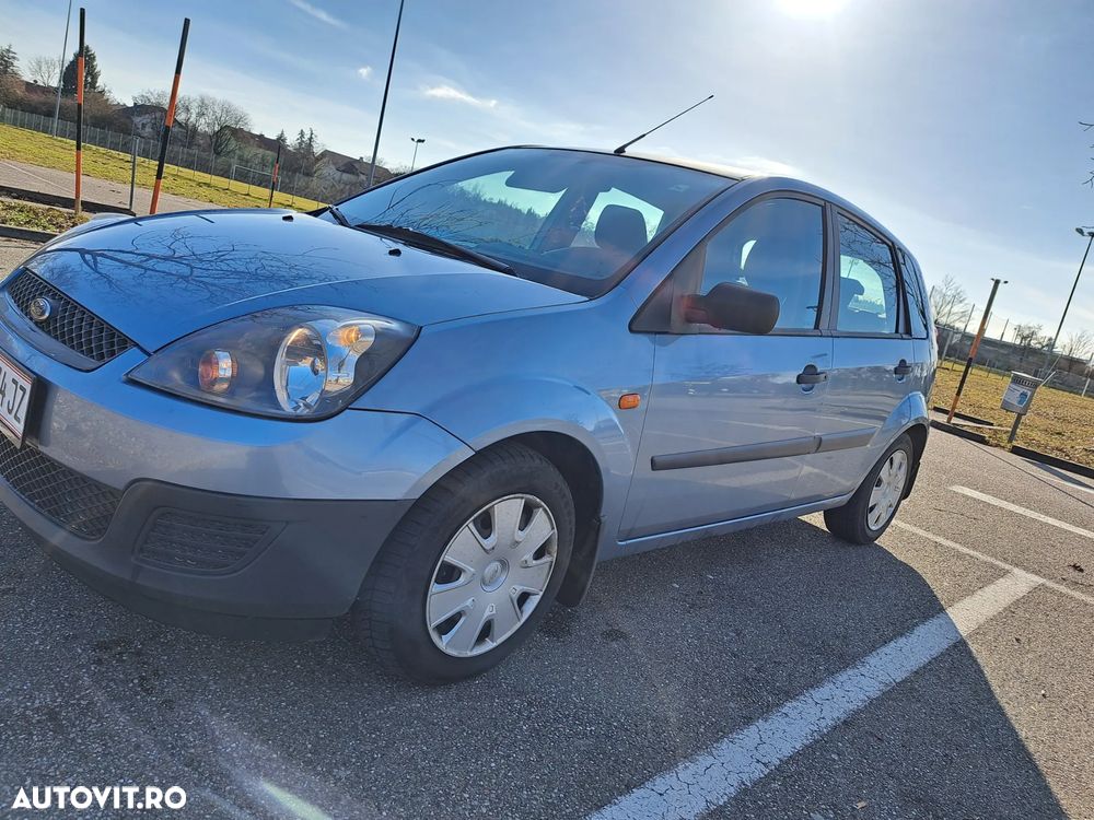 Ford Fiesta 1.3 Ambiente - 10