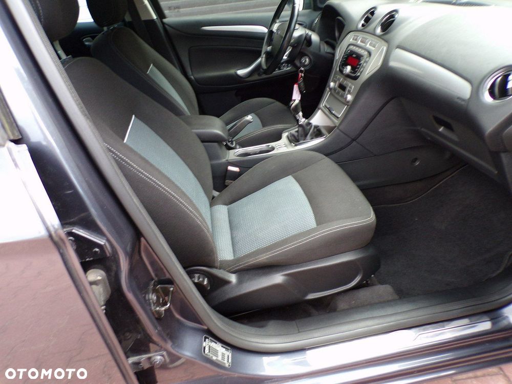 Ford Mondeo - 25