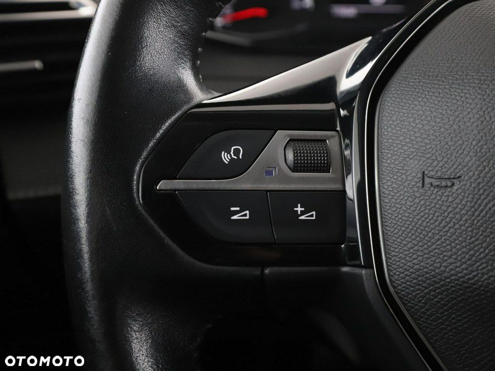 Peugeot 2008 1.5 BlueHDi Allure S&S - 34