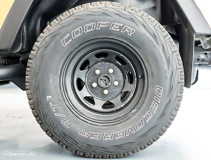Jeep Wrangler 2.5 Sport Hard Top - 12