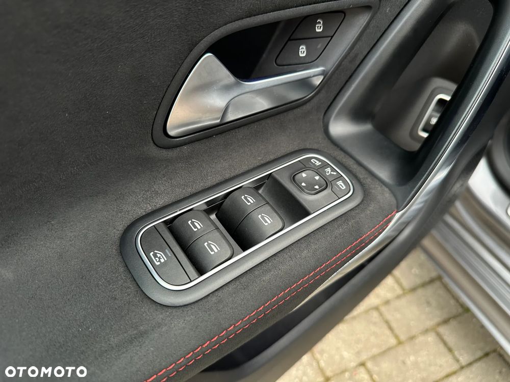Mercedes-Benz CLA 200 AMG Line 7G-DCT - 18