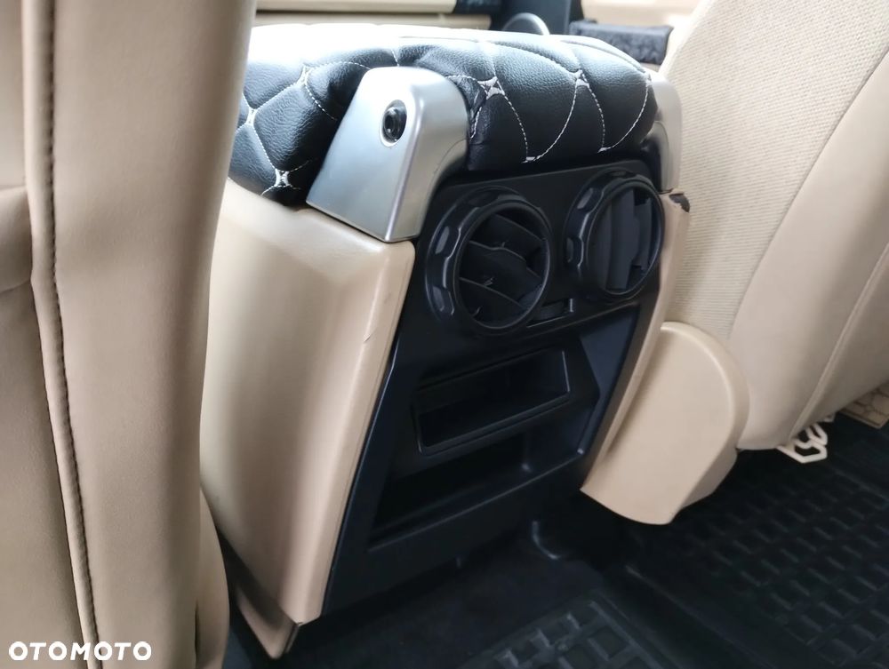 Land Rover Discovery TD V6 S - 14