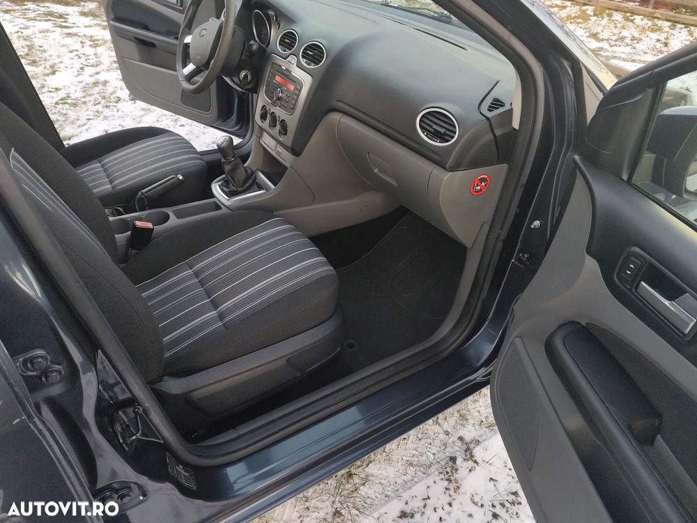 Ford Focus 1.6 TDCI Ambiente - 6