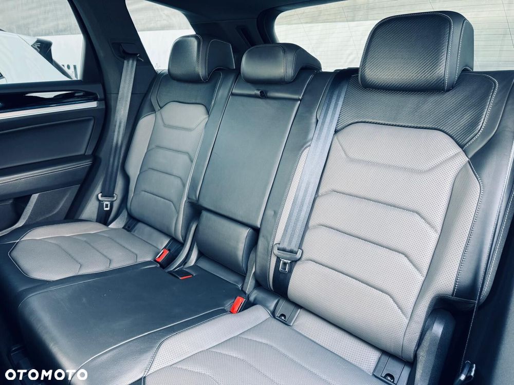 Volkswagen Touareg 3.0 V6 TFSI 4Motion R-Line - 16