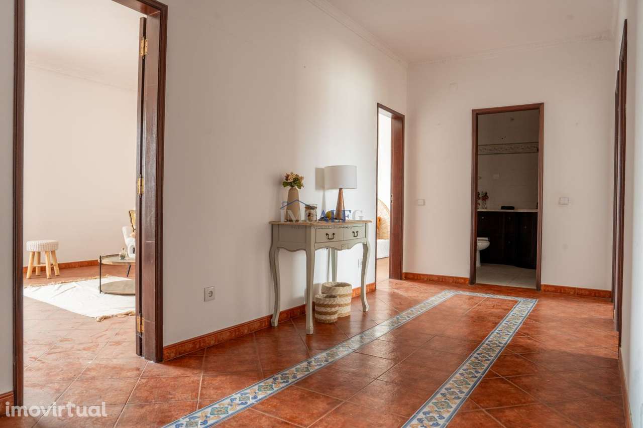 Moradia T3 com espaço comercial e quintal , Alpiarça - Grande imagem: 2/28