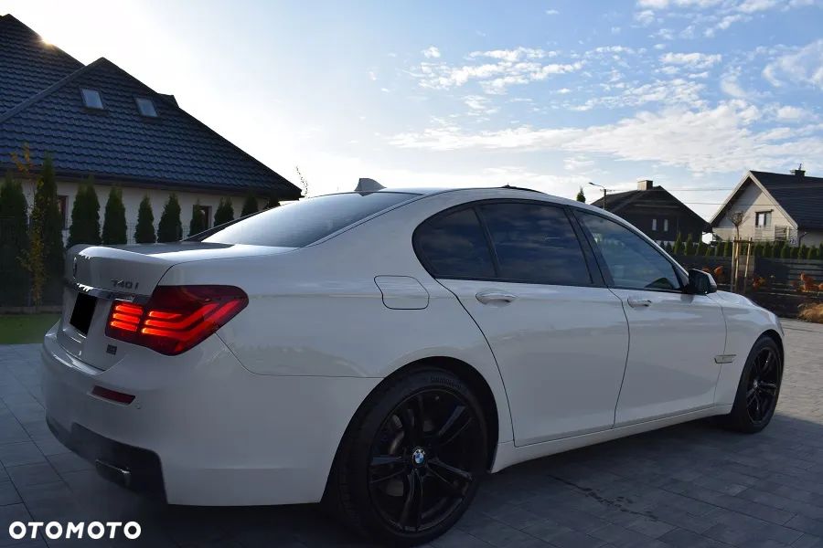 BMW Seria 7 740Li Edition Exclusive - 27