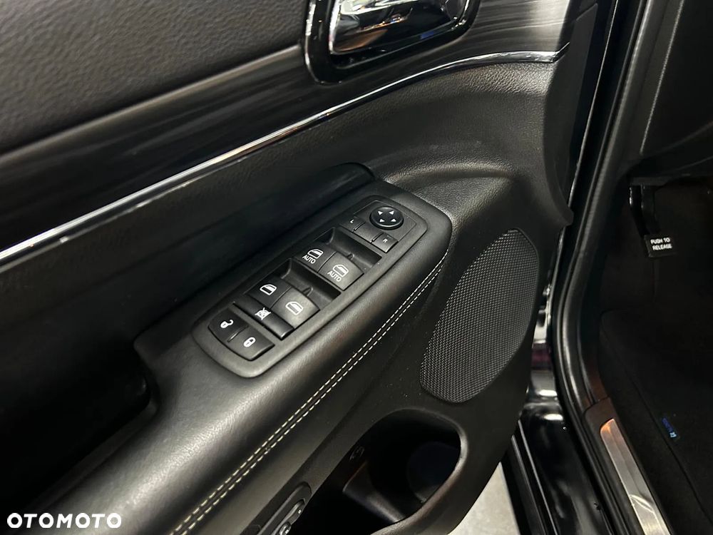 Jeep Grand Cherokee - 10