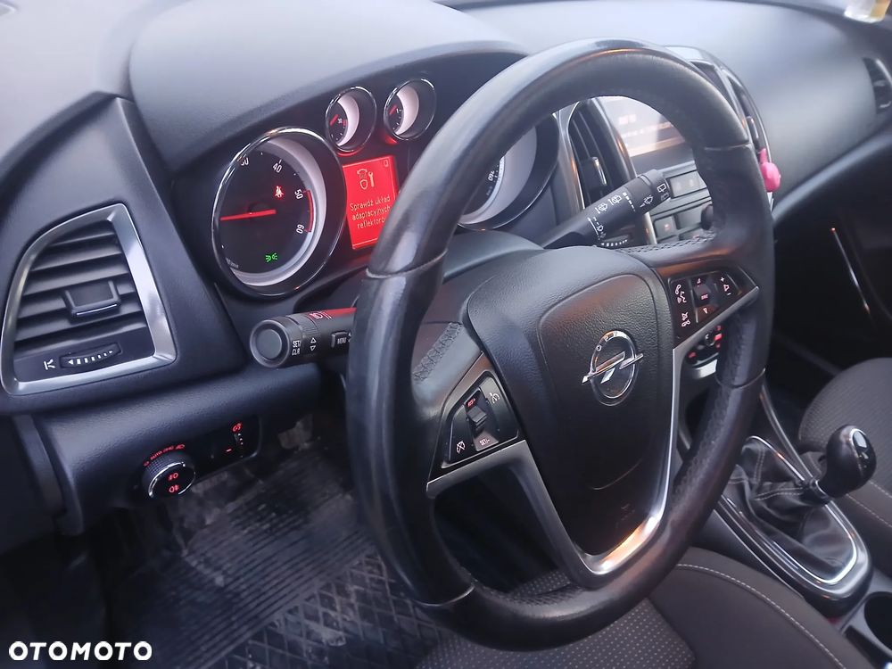 Opel Astra 1.7 CDTI DPF Cosmo - 23