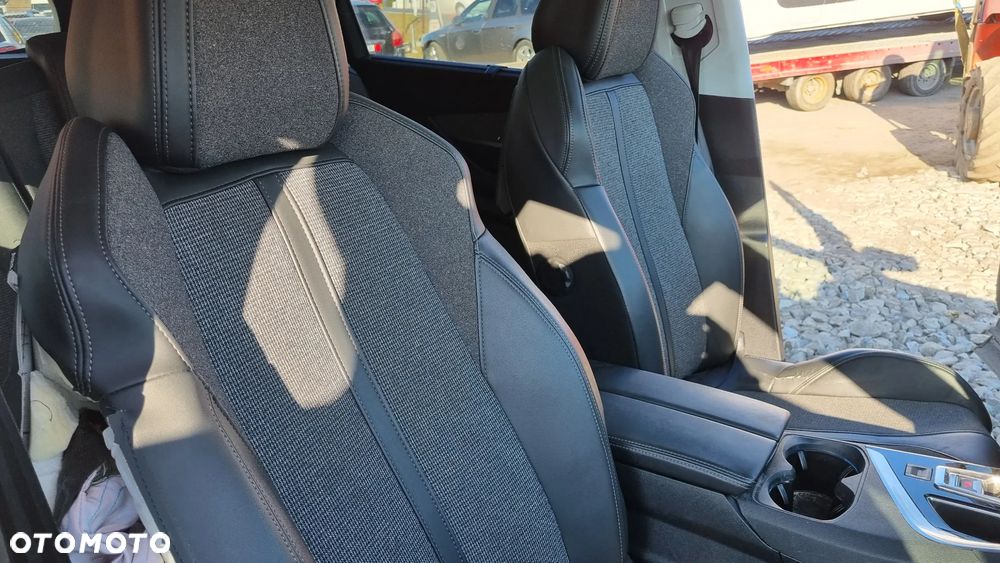 Peugeot 5008 PureTech 130 EAT8 Stop & Start Active Pack - 30