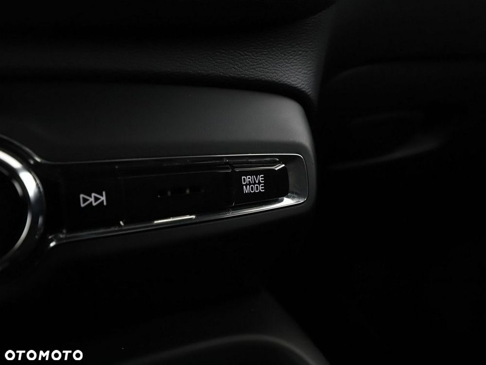 Volvo XC 40 D3 AWD R-Design - 30
