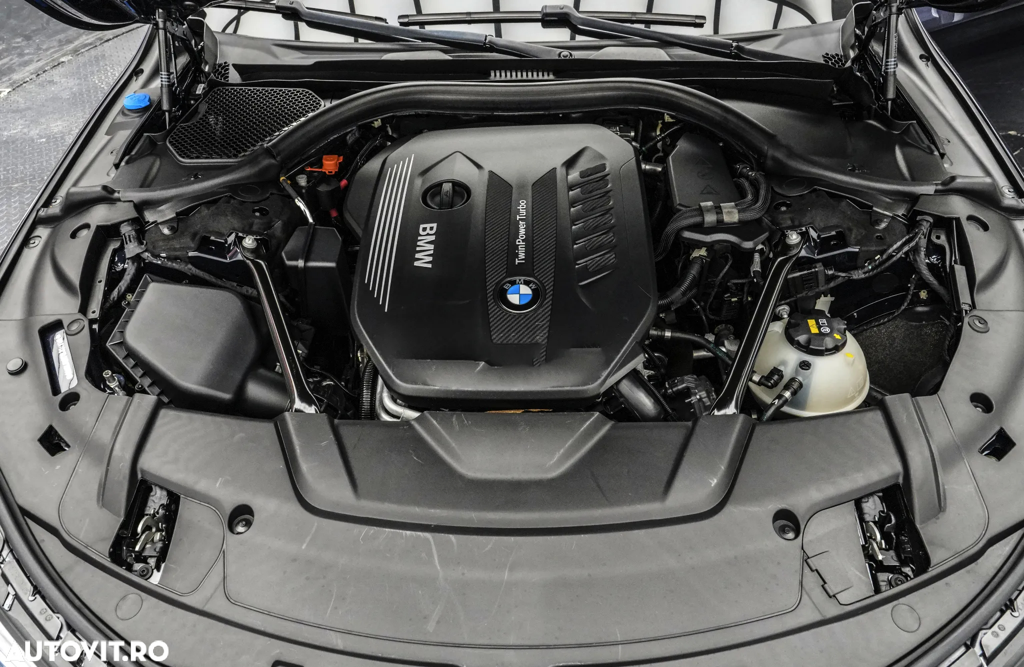 BMW Seria 7 730d - 32