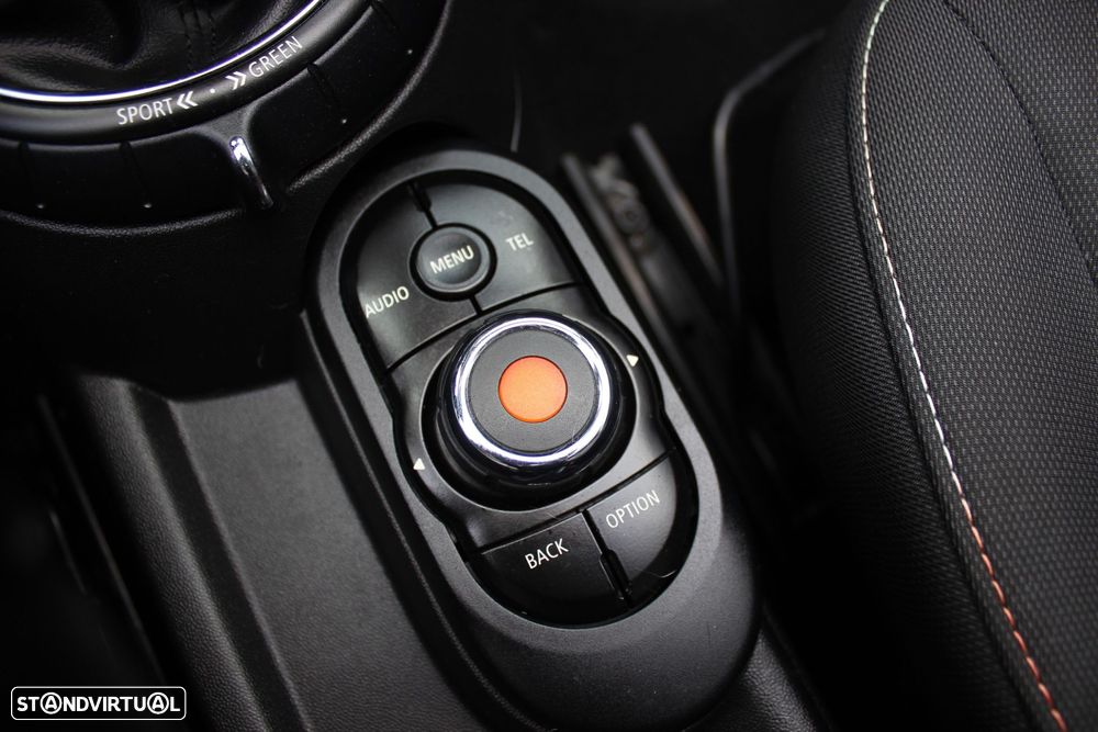 MINI 3 Portas Cooper D - 16