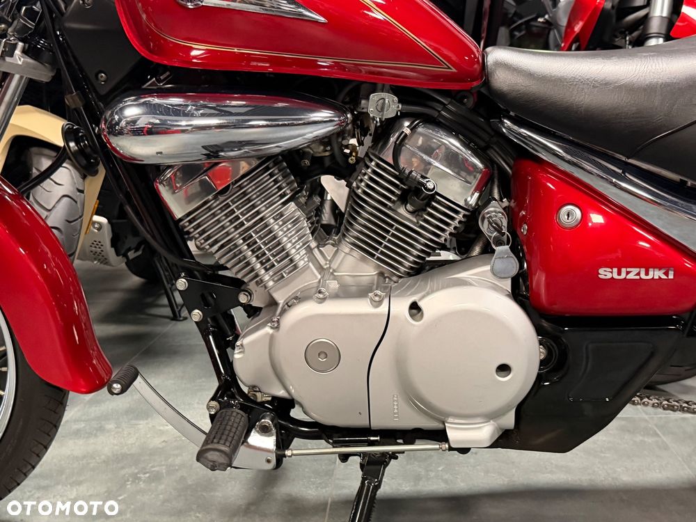 Suzuki Intruder - 36