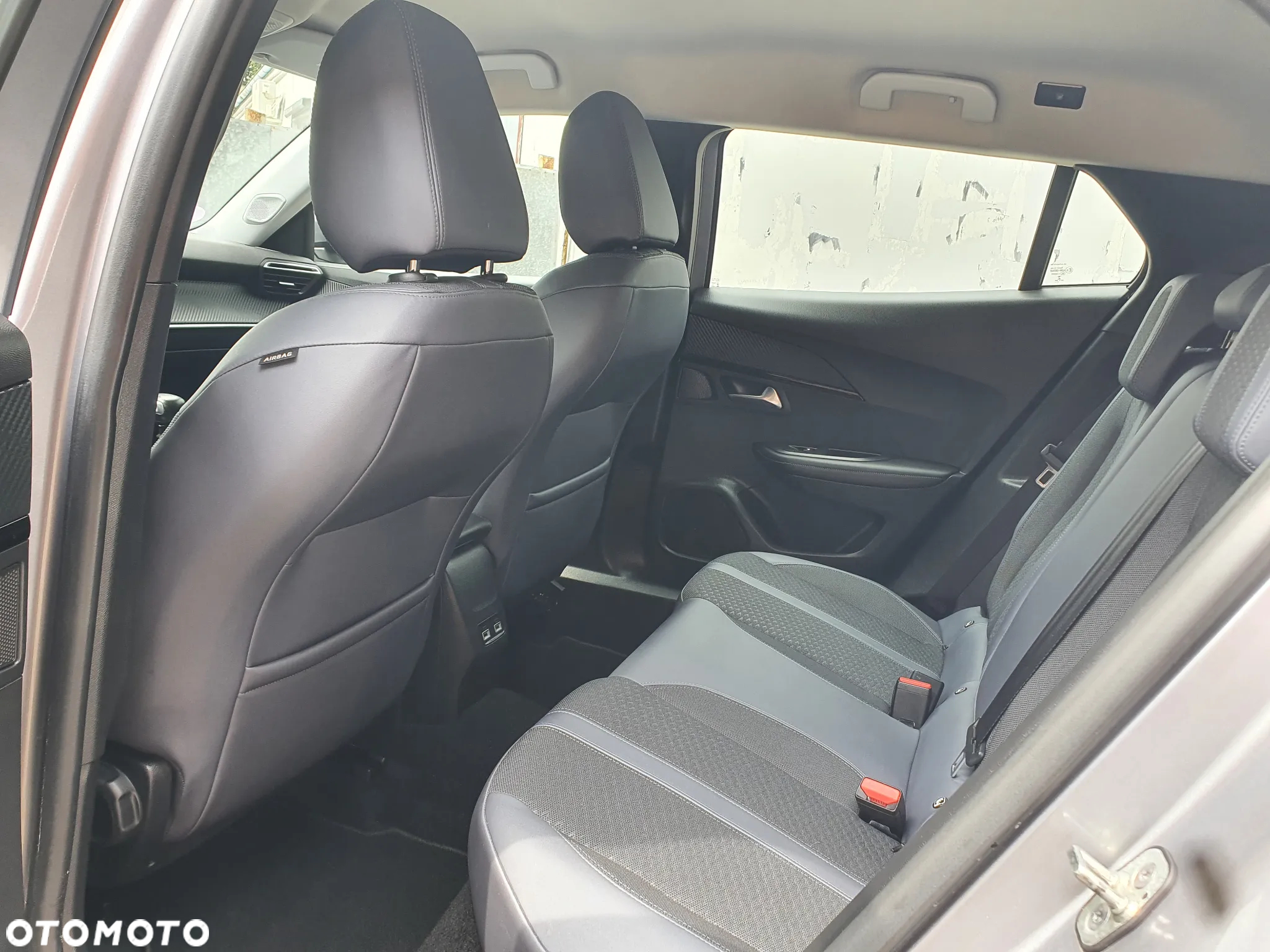 Peugeot 2008 - 13