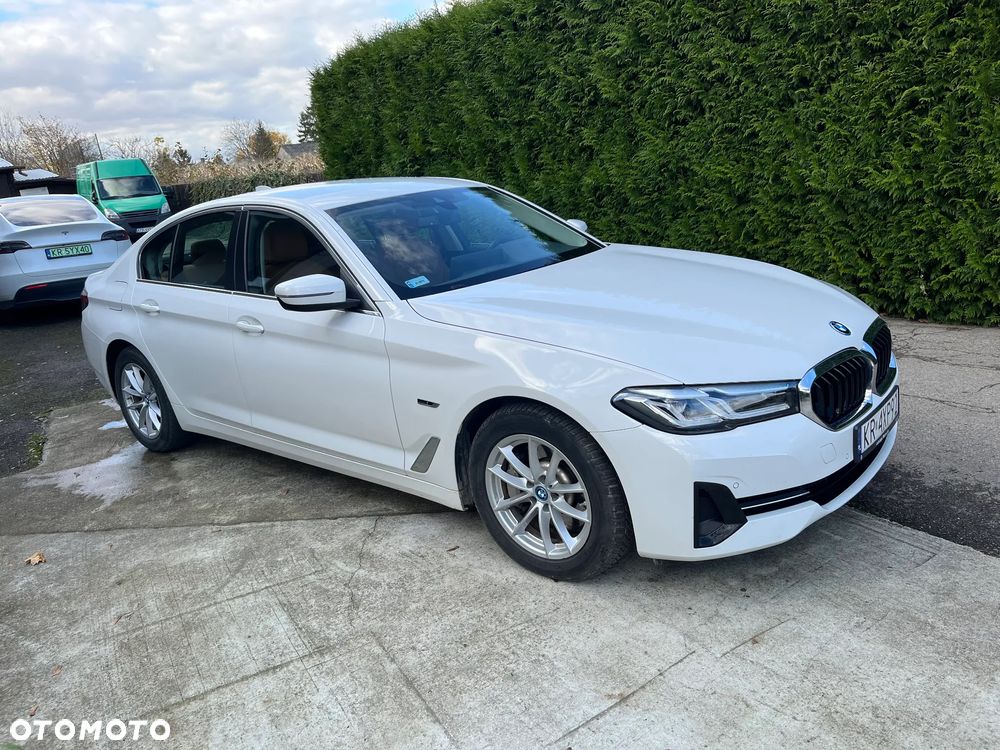 BMW Seria 5 520e - 2