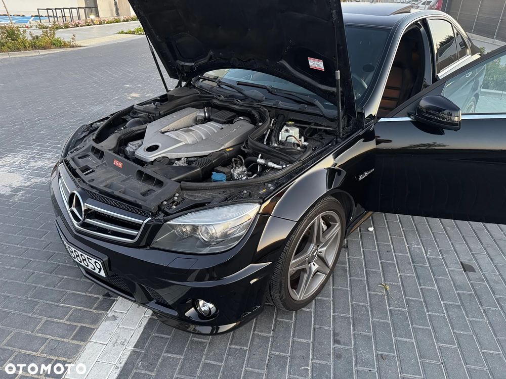 Mercedes-Benz Klasa C 63 AMG - 15
