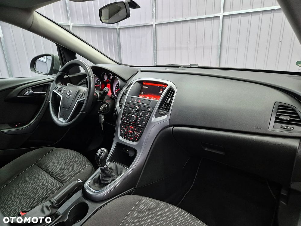 Opel Astra 1.6 Executive EU6 - 13