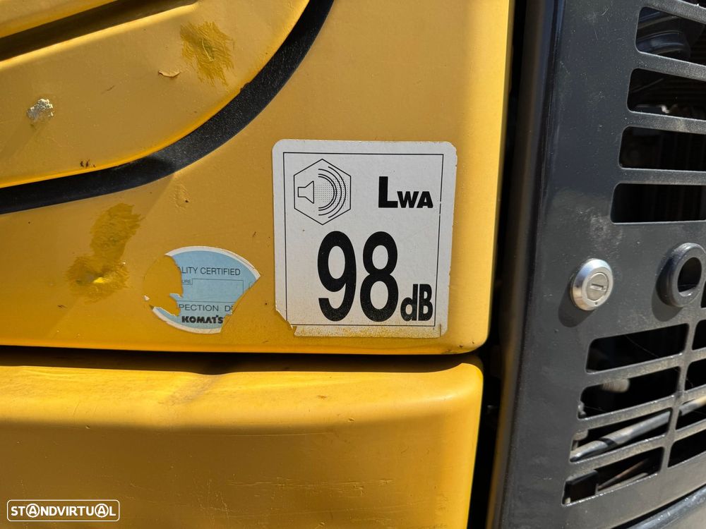 Komatsu PC88 PC88MR‑8 (Série MR – Minimum Radius) - 8