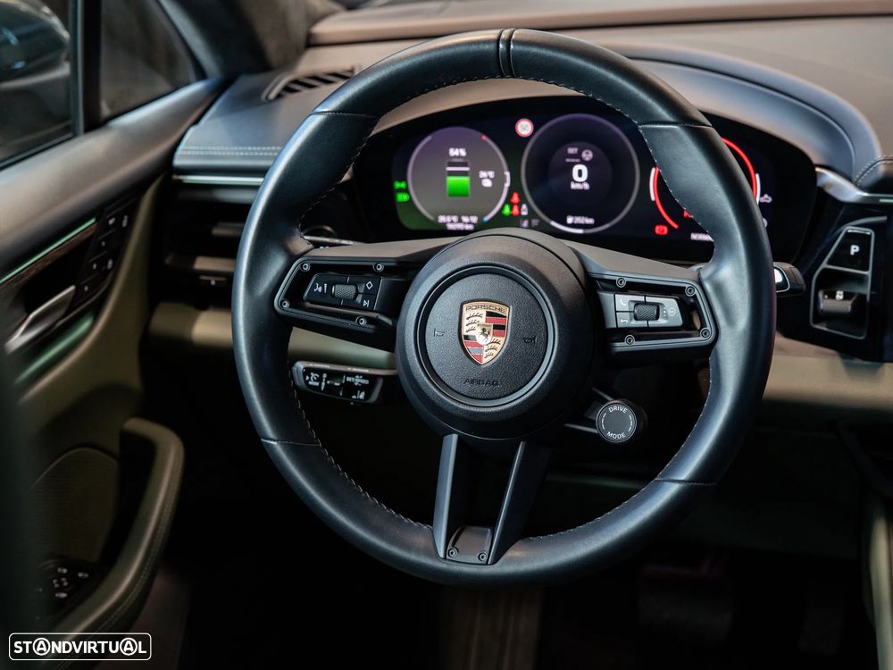 Porsche Macan Electric 4 - 38