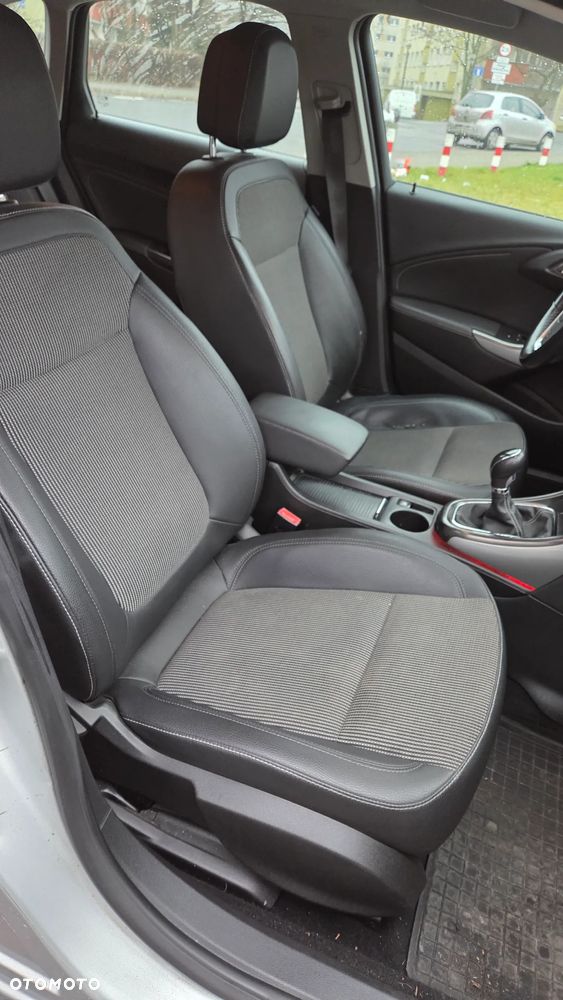 Opel Astra 1.6 T Cosmo - 16