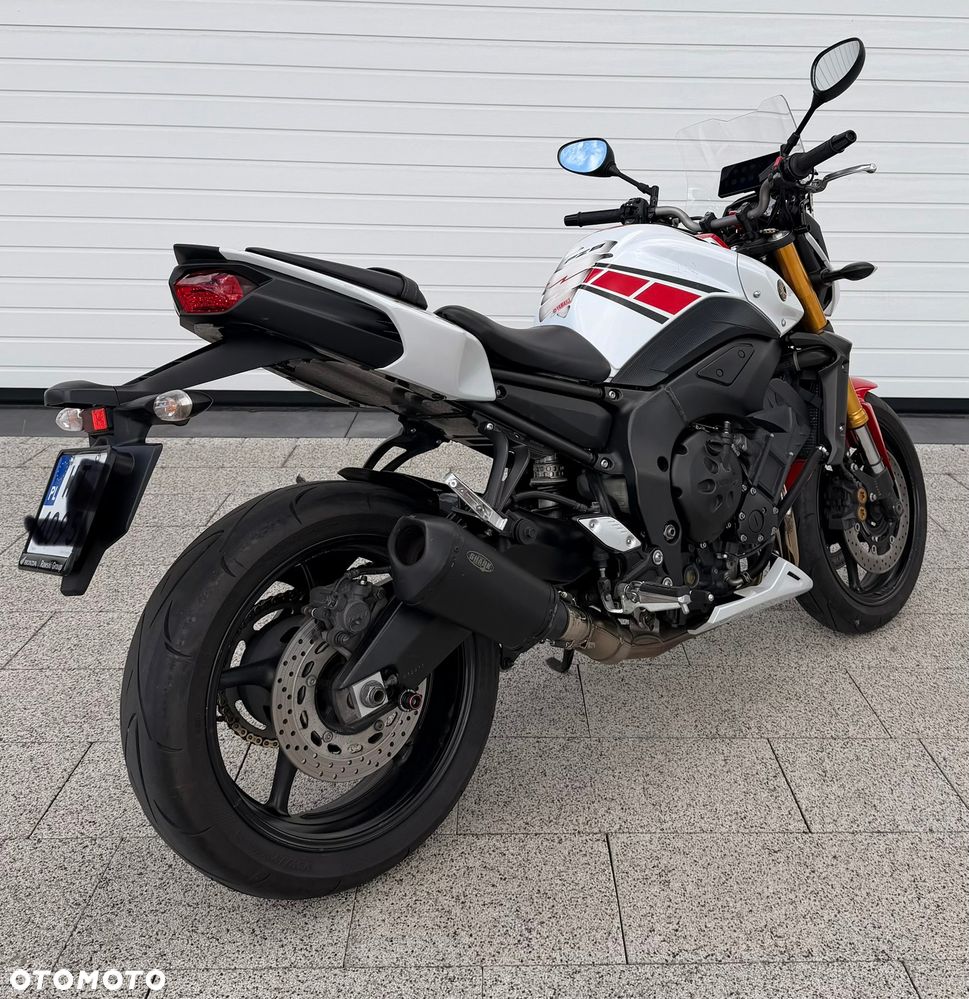 Yamaha FZ8 - 4