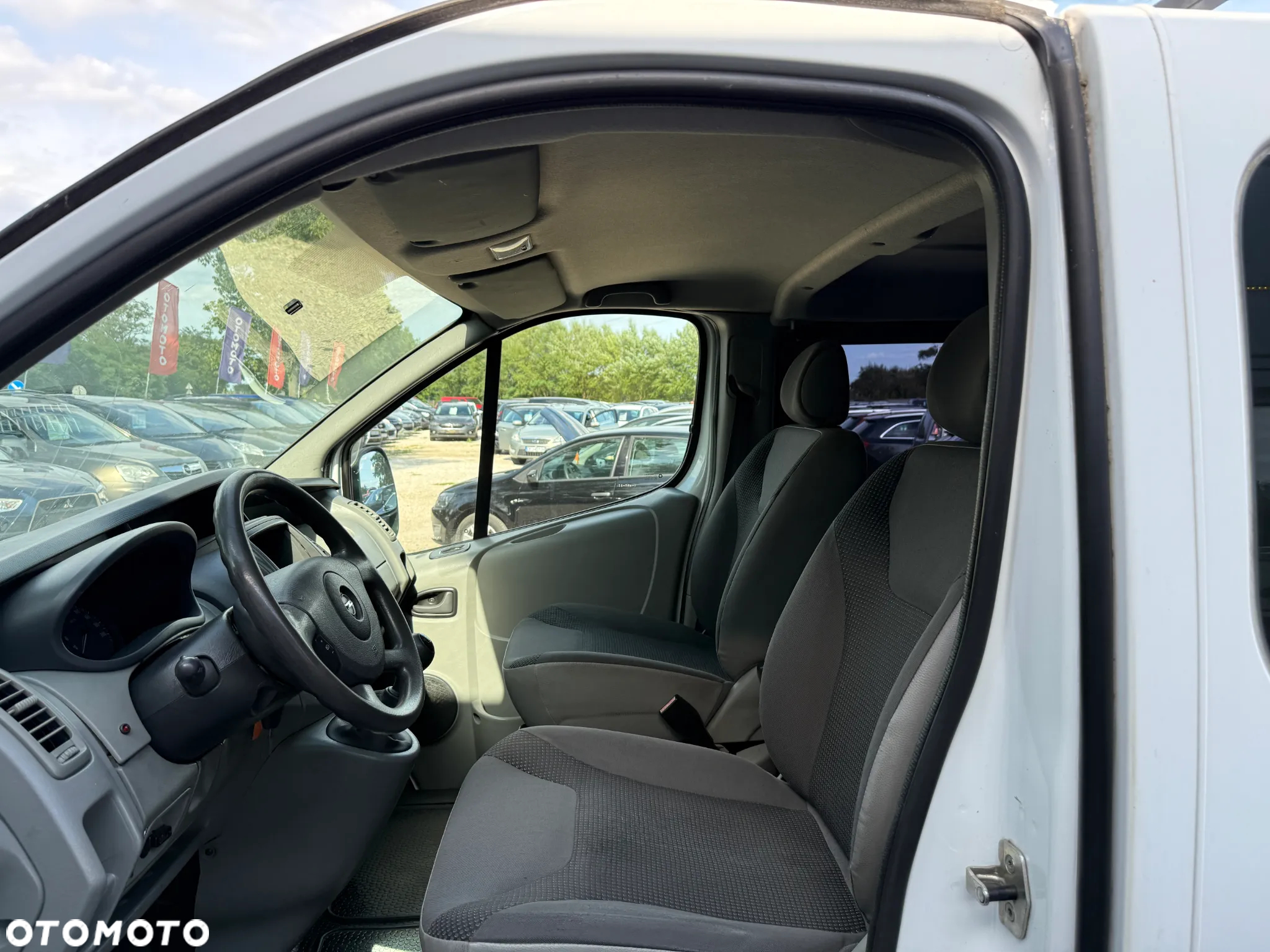 Opel Vivaro L2H1 2.9t - 26