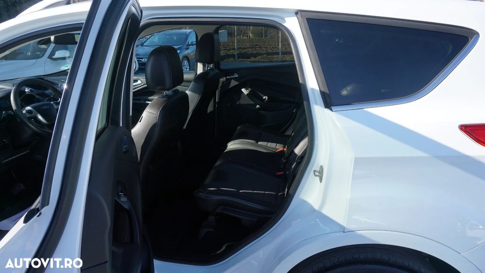 Ford Kuga 2.0 TDCi 4x4 Aut. Titanium - 9