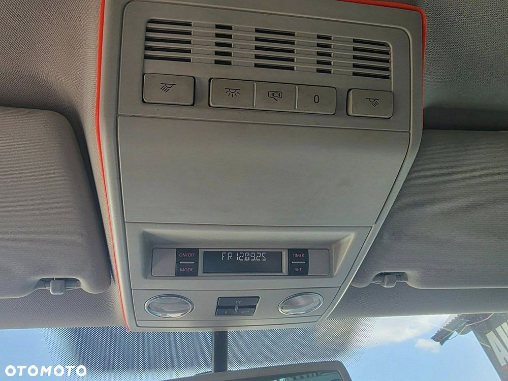 Volkswagen Multivan - 31