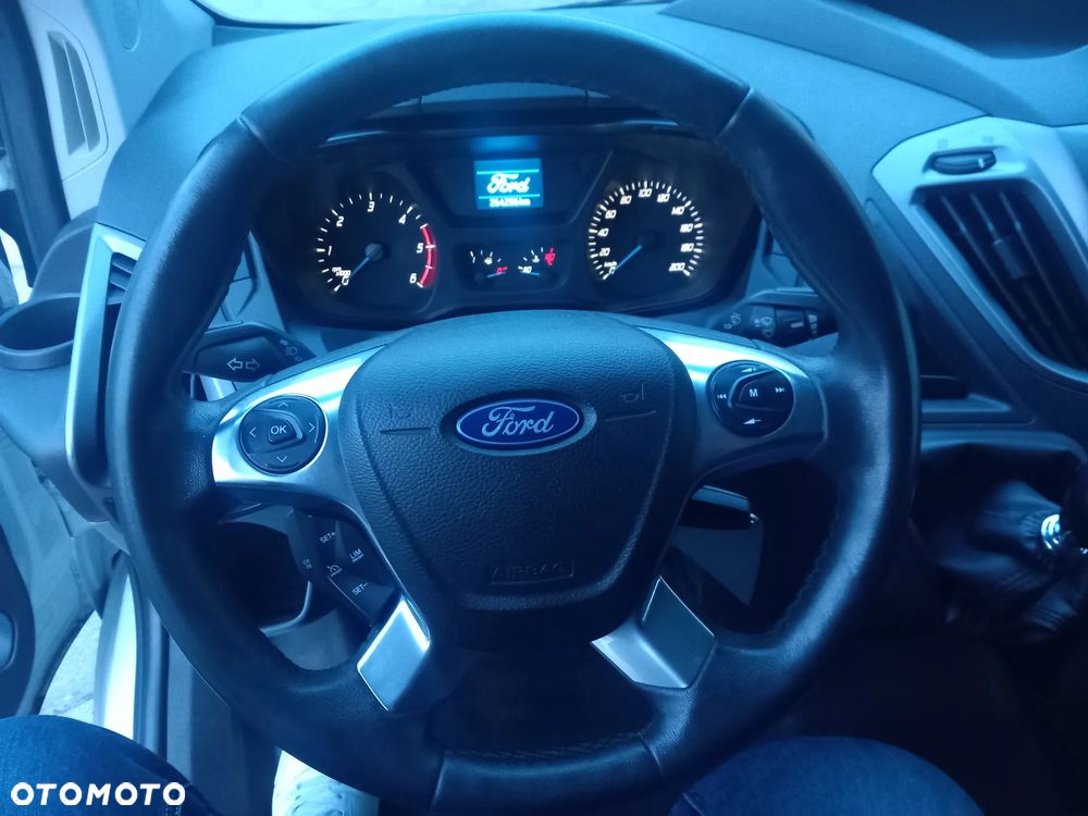 Ford TRANSIT CUSTOM - 23