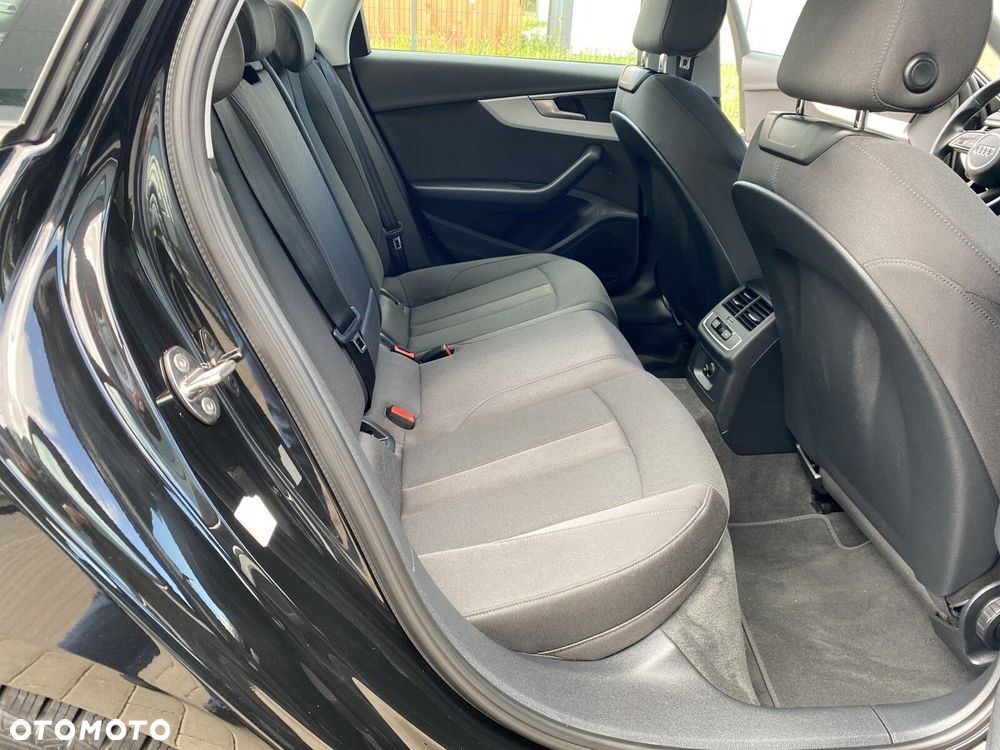 Audi A4 Limousine - 16
