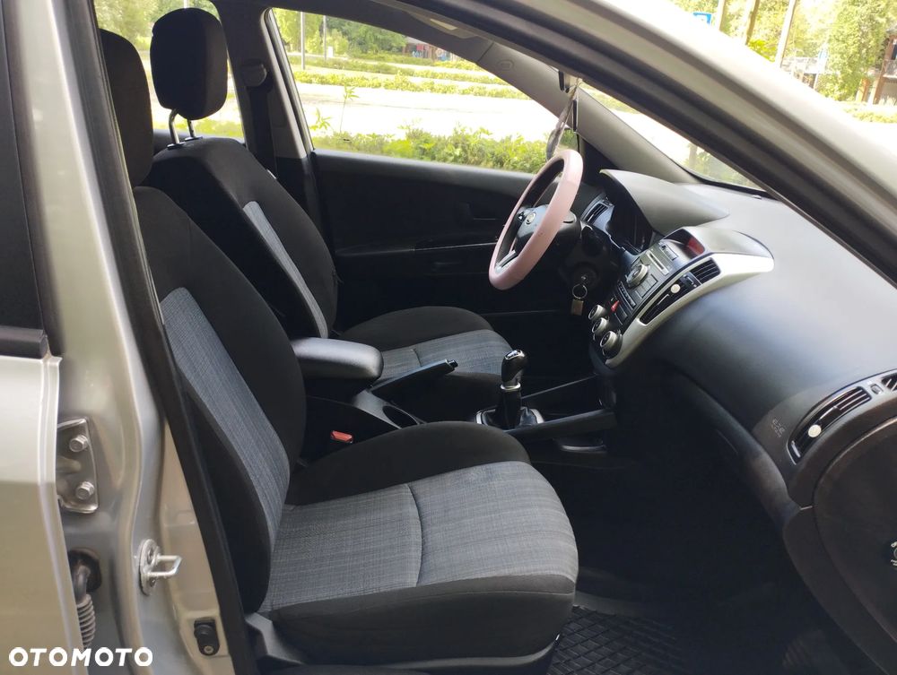 Kia Ceed 1.6 Crdi Comfort + - 7