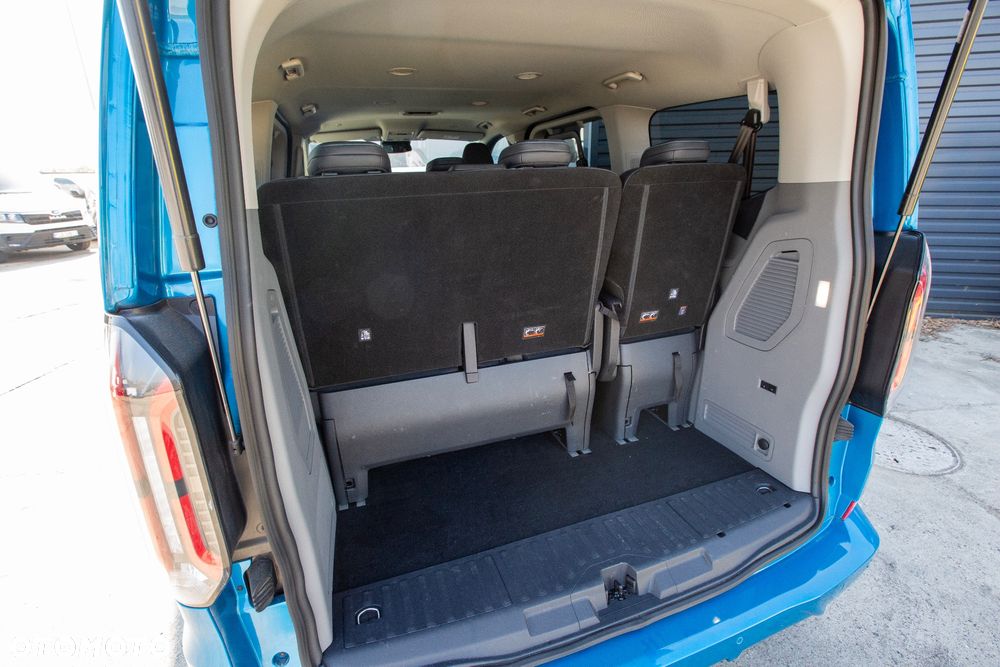 Ford Tourneo Custom - 19