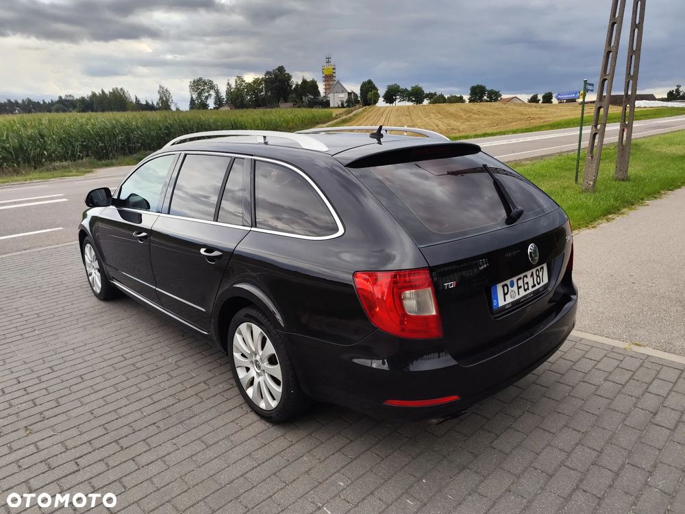 Skoda Superb 2.0 TDI Ambition - 14