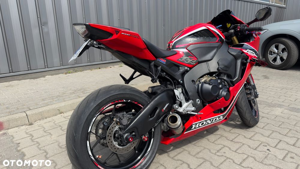 Honda CBR - 9
