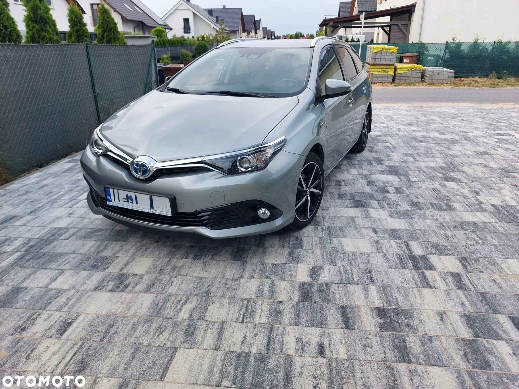 Toyota Auris 1.8 VVT-i Hybrid Automatik Edition - 2