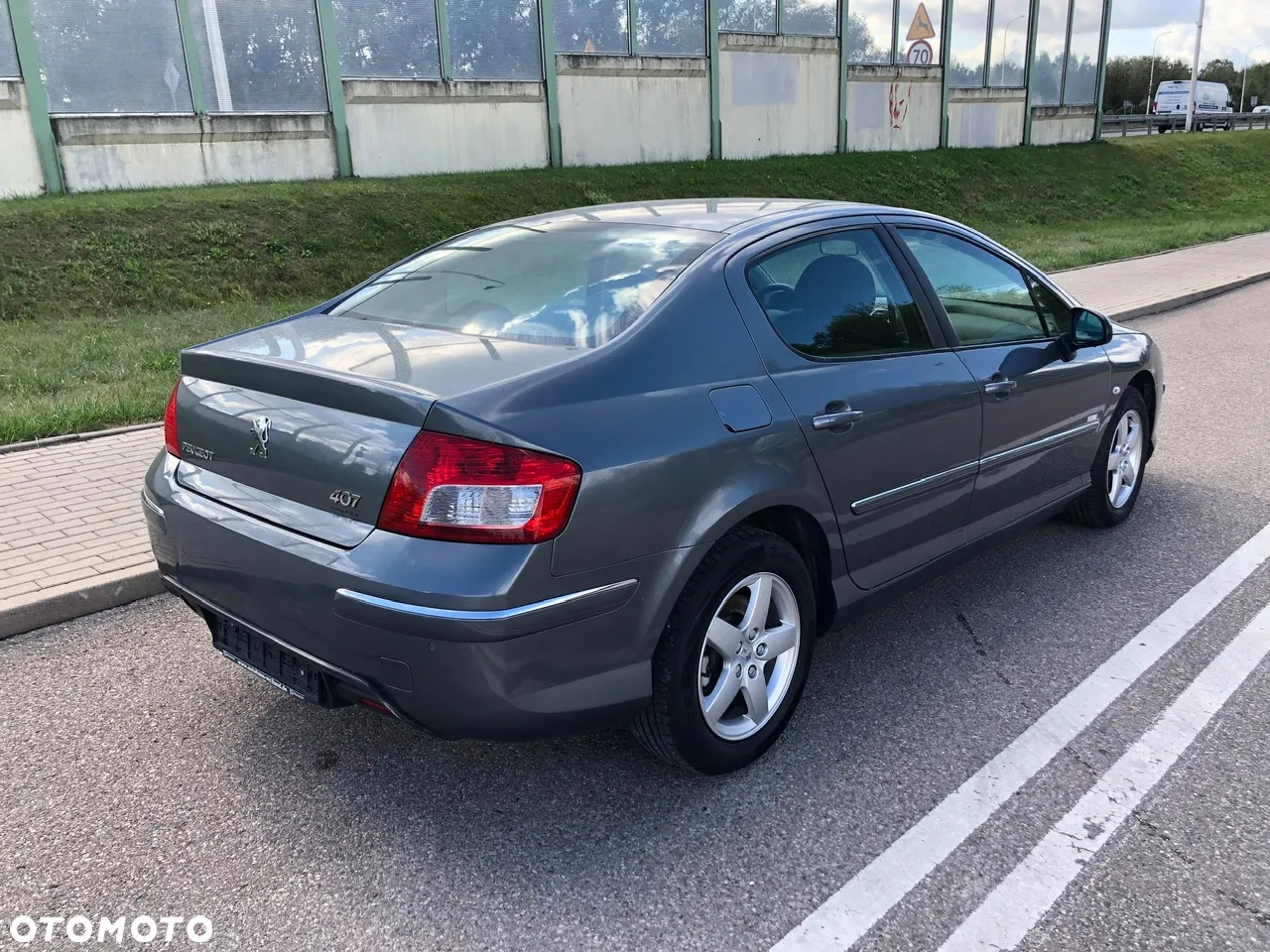 Peugeot 407 - 4