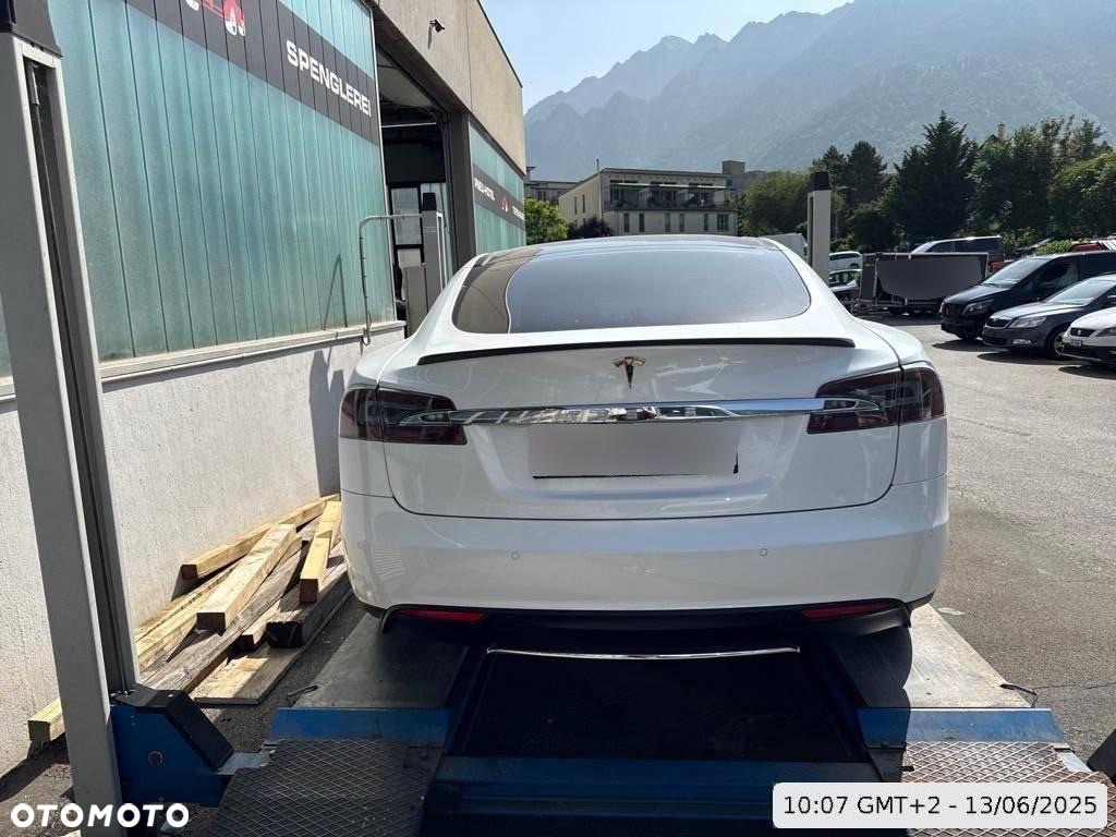 Tesla Model S Performance - 2