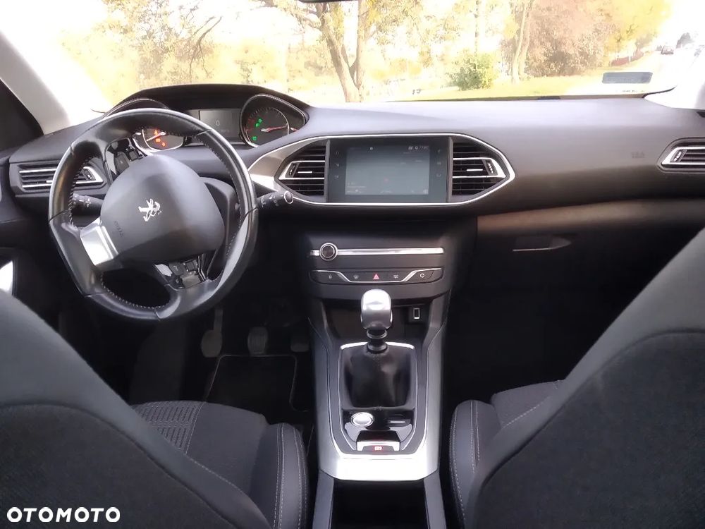 Peugeot 308 1.5 BlueHDi Allure S&S - 12